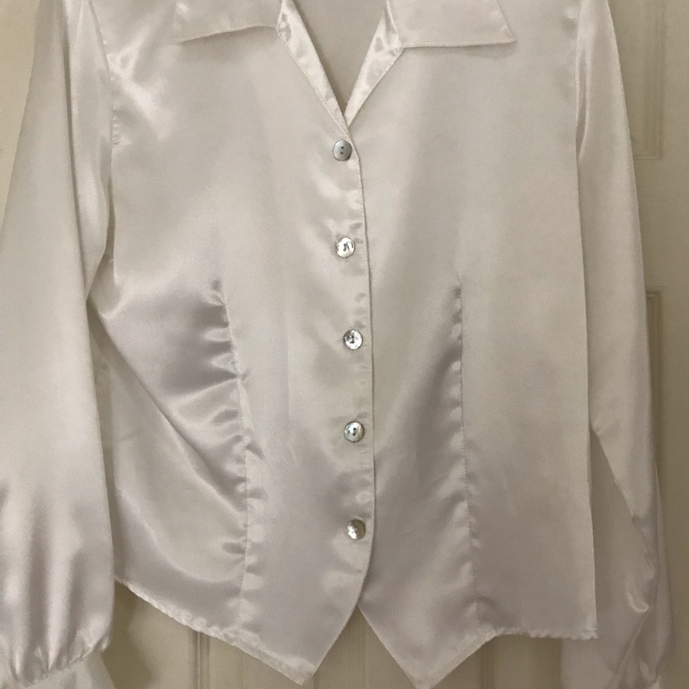 Women’s blouse - Picture 2 of 3